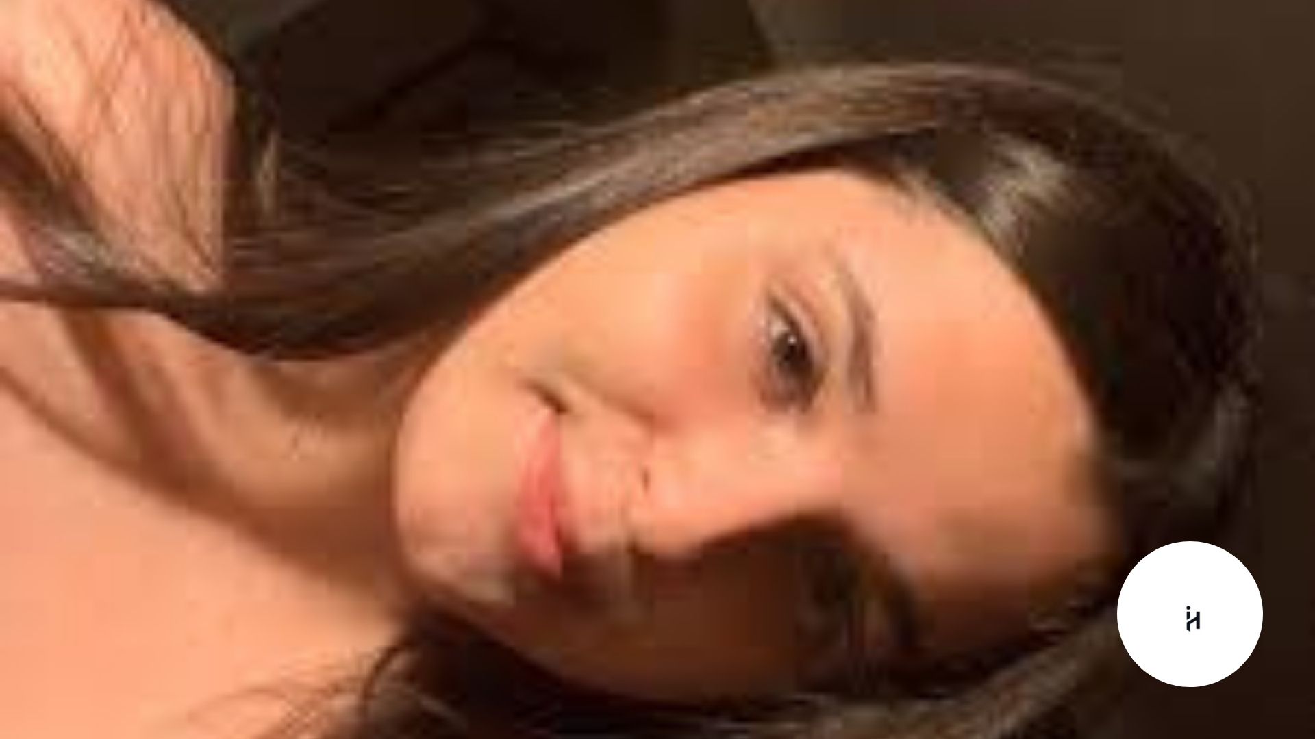 Camila VTuber Face Reveal