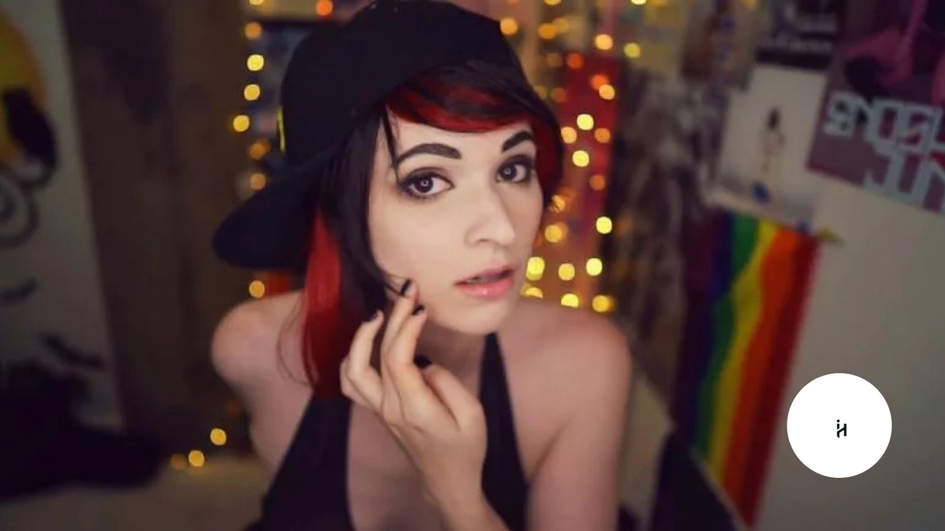 Projekt Melody Face Reveal