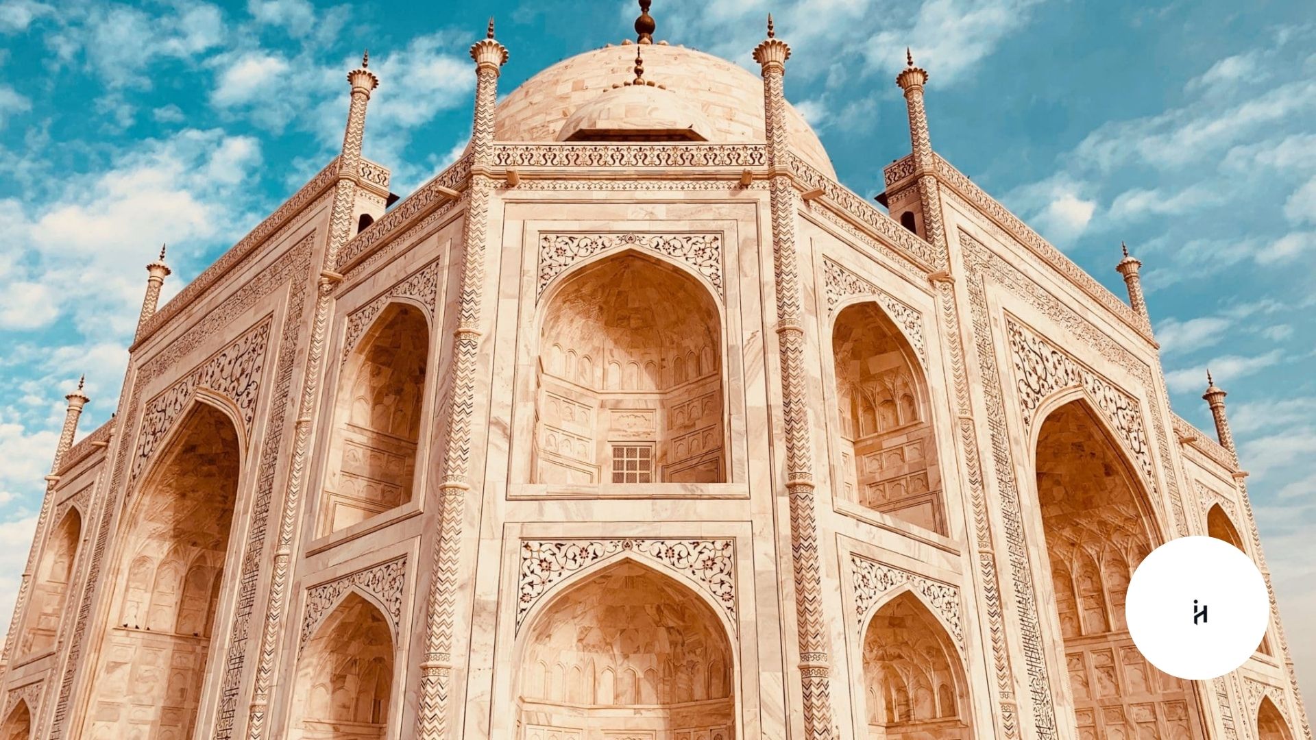 Who Designed the Taj Mahal