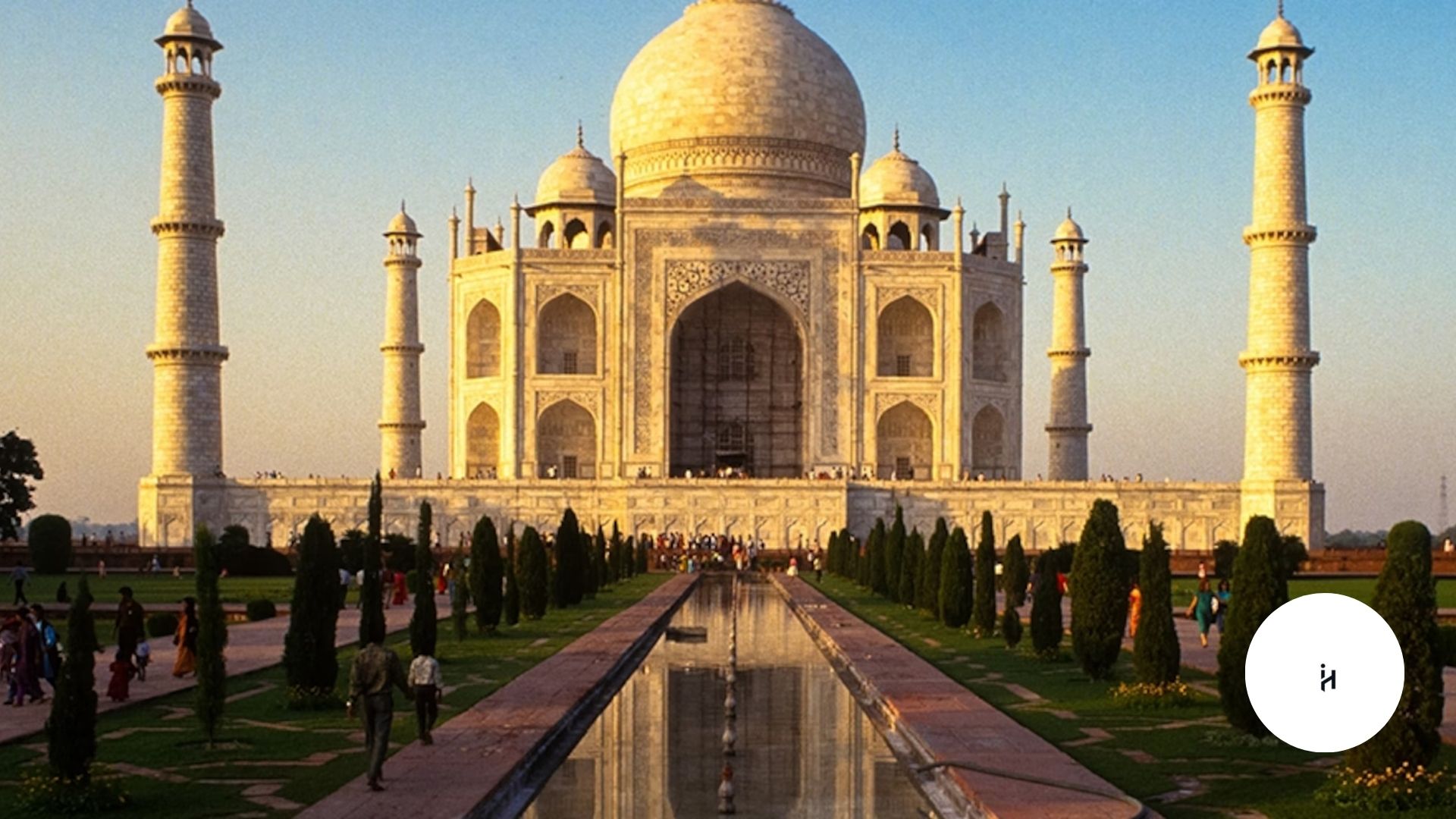 Who Designed the Taj Mahal